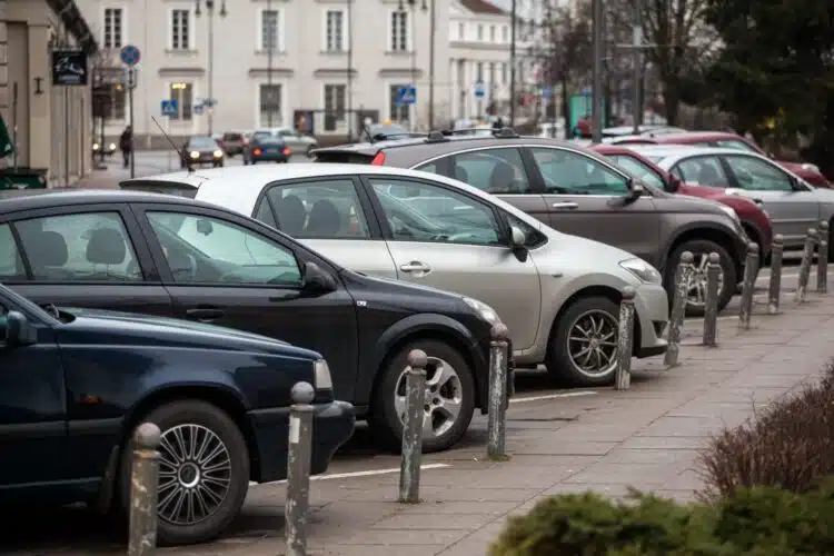 Vilniuje bus mazinamas rezervuotu parkavimo vietu skaicius