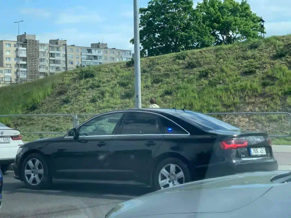 jnn-457-1-policijos-nezymetas-automobilis