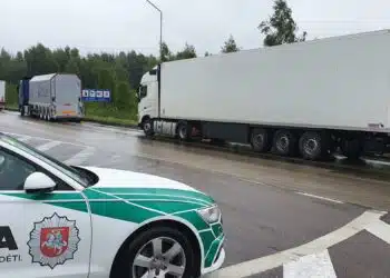 Per patikrinima nustatyti 6 neblaivus vilkiko vairuotojai vienas is ju pasiule kysi pareigunams