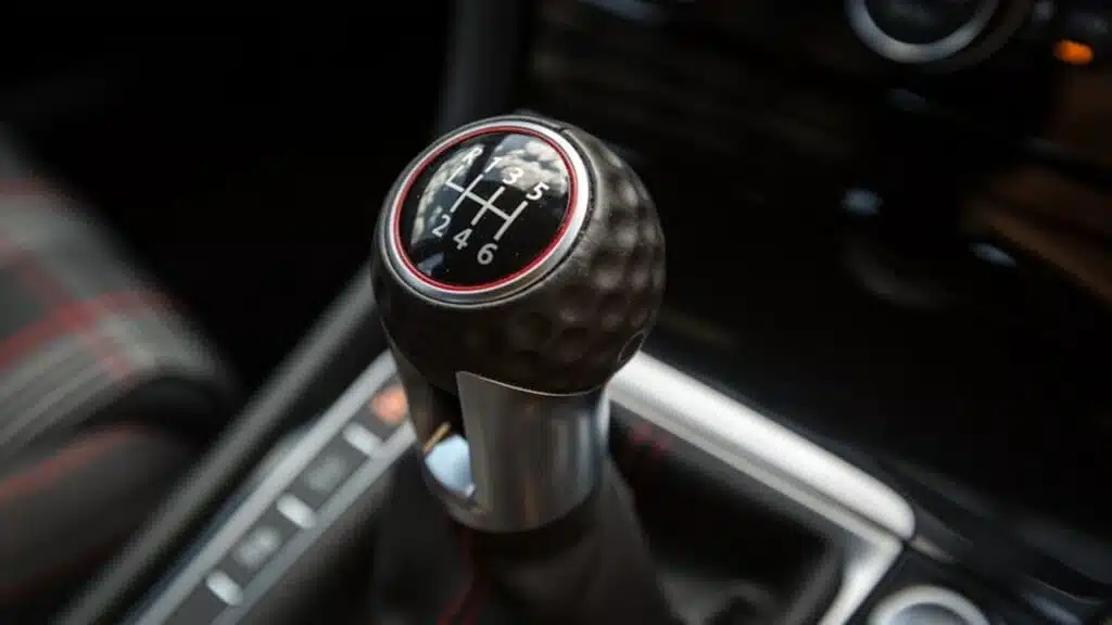VW-iki-2030-m.-visiskai-atsisakys-mechanines-pavaru-dezes