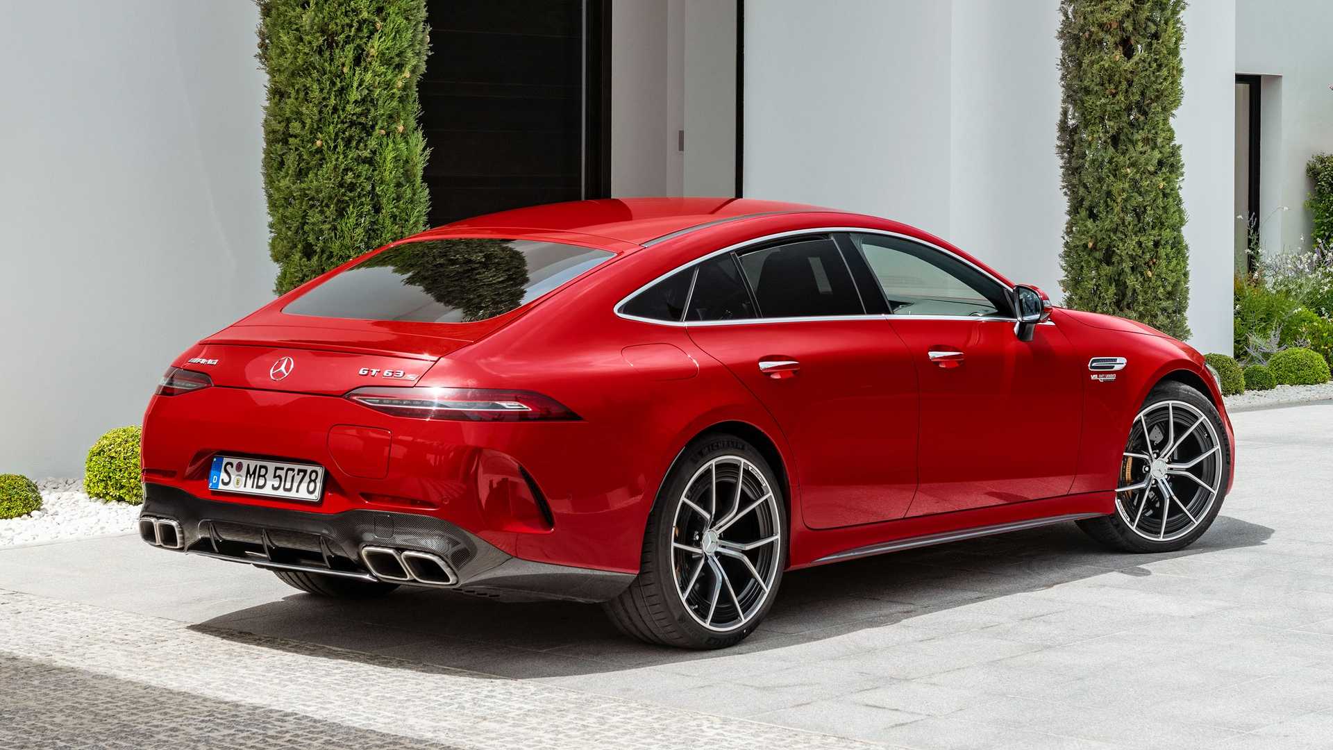 Mercedes AMG GT 63 S E Performance su monstrisku sukimo momentu Miuncheno parodoje 2