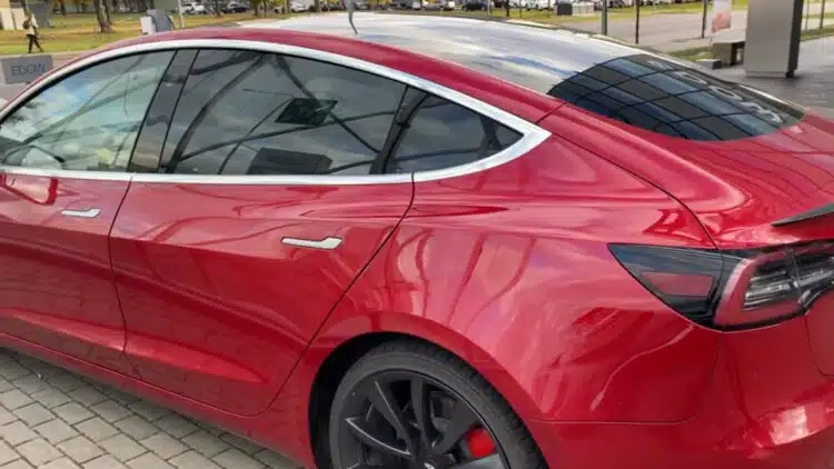 Lietuvos policijos pareigunai gatvese pasirodys su „Tesla