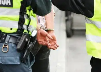 sulaikytas asmuo policija