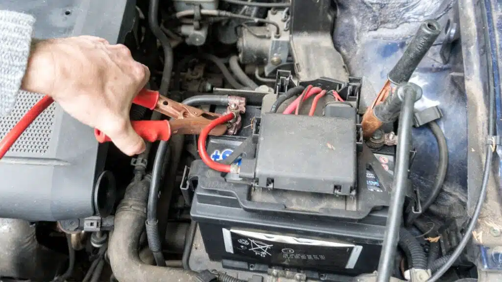 kaip-uzvesti-automobili-su-ikrovimo-laidais