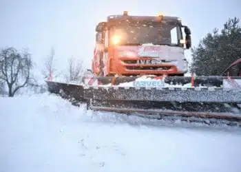sniego valytuvas valymas keliu prieziura