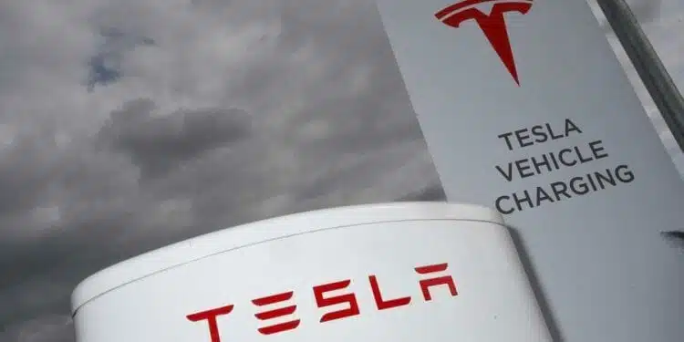 tesla supercharge ikrovimo stotele