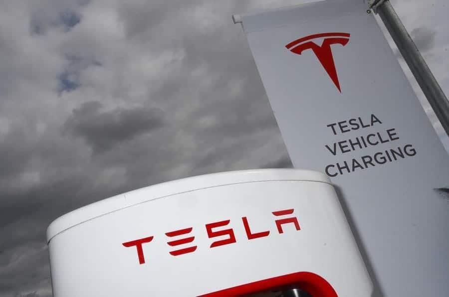 tesla supercharge ikrovimo stotele