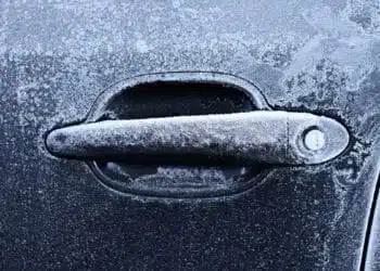 uzsalusios automobilio dureles