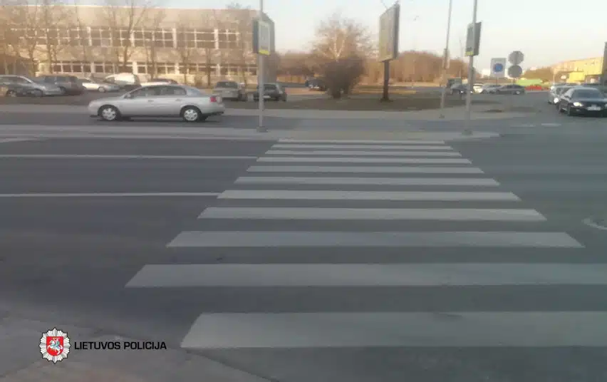 Klaipedoje automobiliai „BMW ir „Audi mirtinai partrenke 18 metu pesciaji