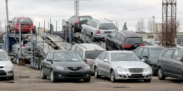 automobiliu turgus