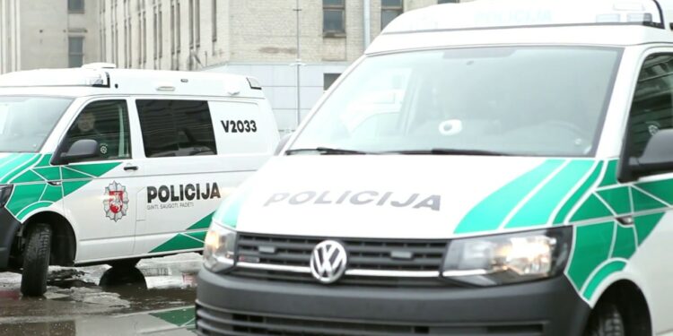 lietuvos-policijos-tarnybiniai-automobiliai-vw-transporter