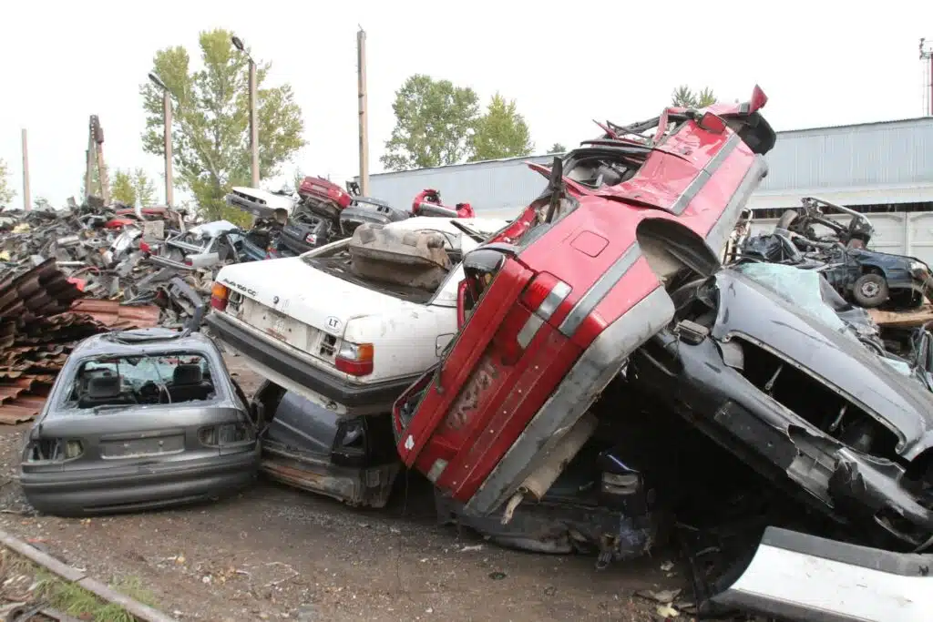 senu automobiliu utilizavimas