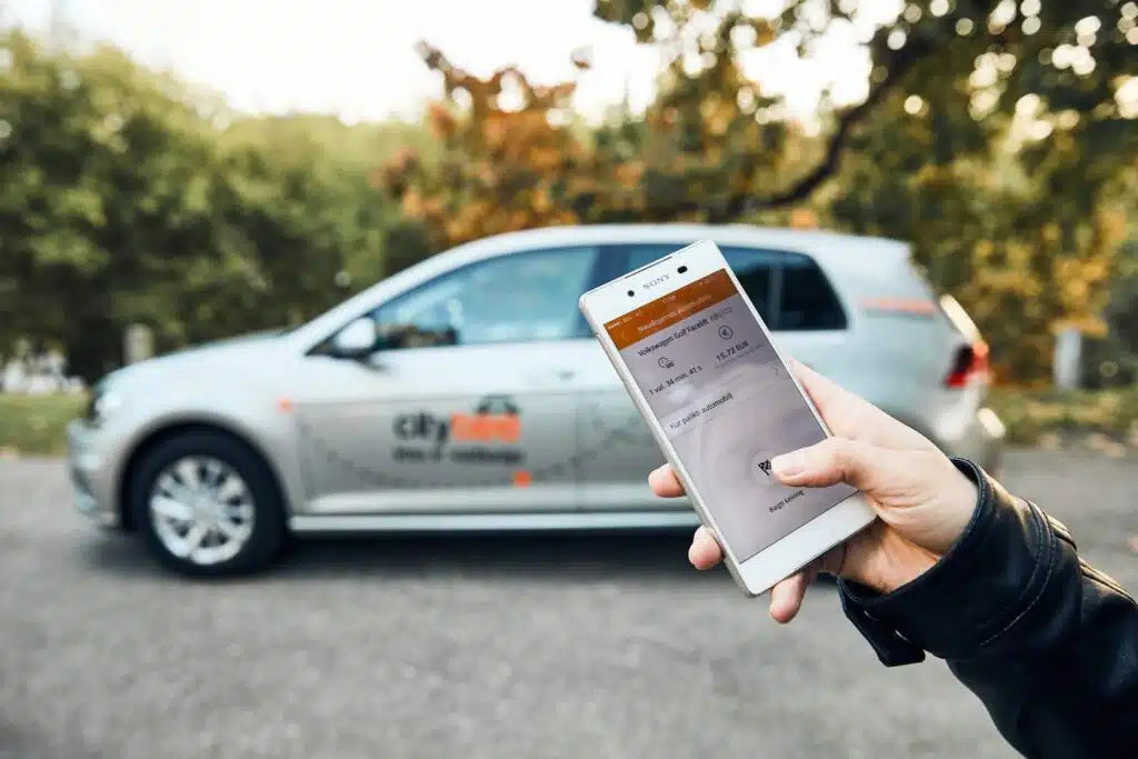 citybee-automobilis-ir-programele-mobiliajame-telefone