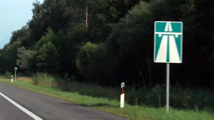 leistinas vaziavimo greitis autostradoje