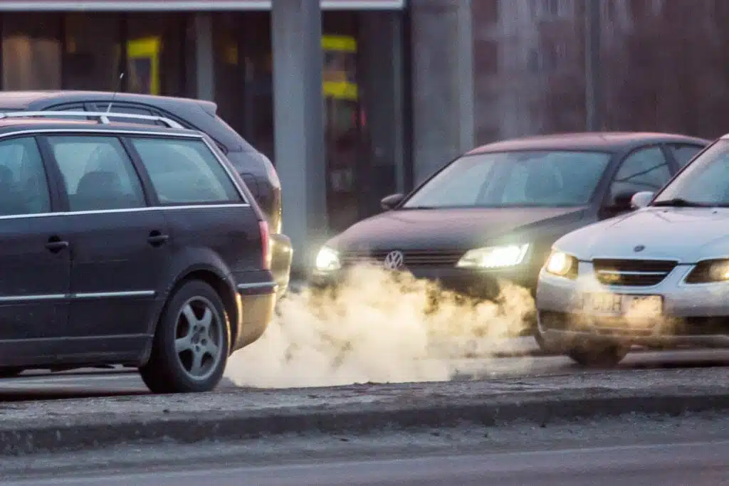 automobiliai-degalu-tarsa automobiliu tarsa oro tarsa co2