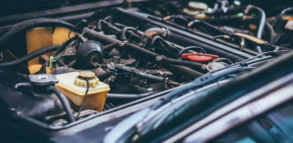 automobiliu-dalys-ir-eksploataciniai-skysciai