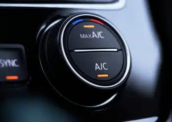 oro-kondicionierius-automobilyje-klimato-kontrole