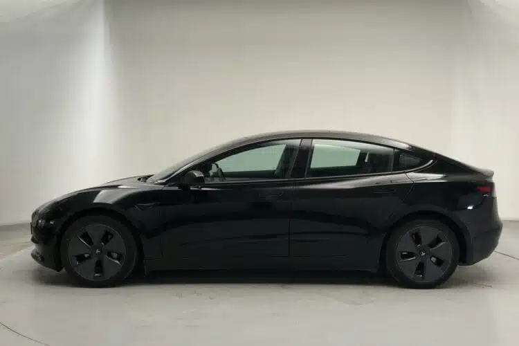 tesla elektromobilis
