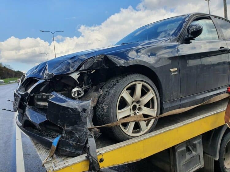 bmw avarija sudauzyta tralas technine pagalba