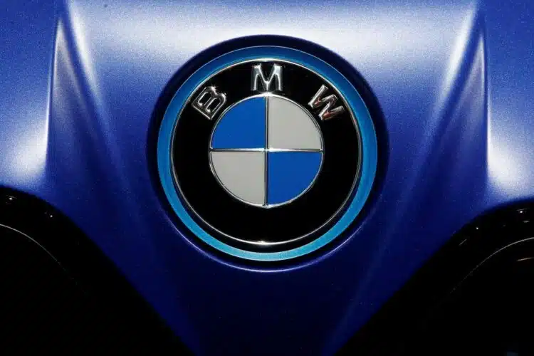 bmw logotipas