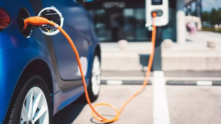 elektromobilis-ikrovimo-stotele-parama-elektromobiliams-skirtingose-europos-salyje