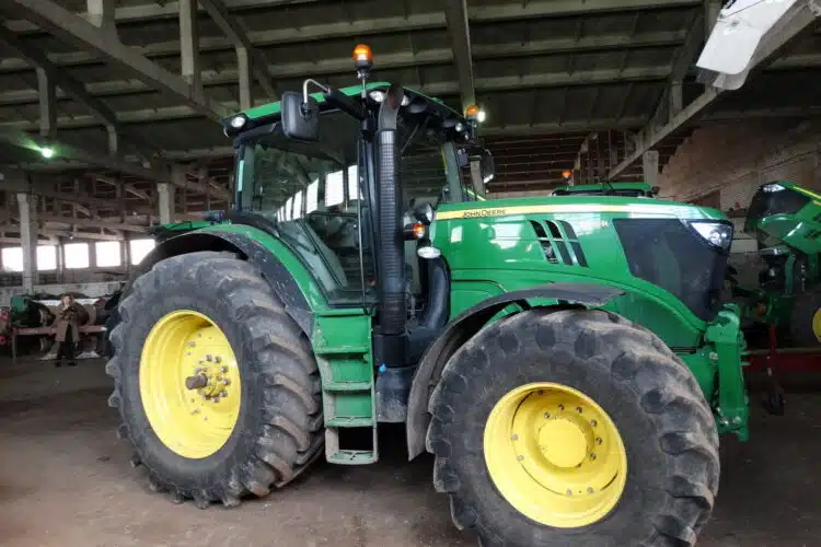 john deere traktorius