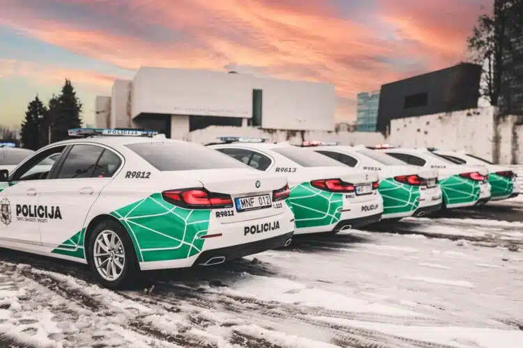 Lietuvos-policija-isigijo-12-nauju-BMW-530d-xDrive-automobiliu-6