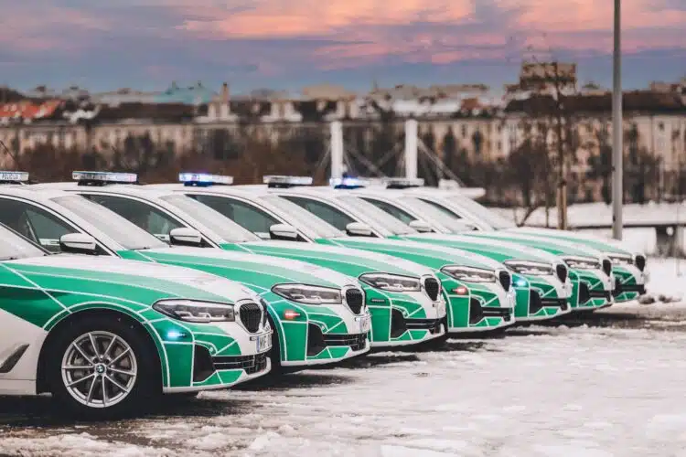 Lietuvos policija isigijo 12 nauju BMW 530d xDrive automobiliu 7
