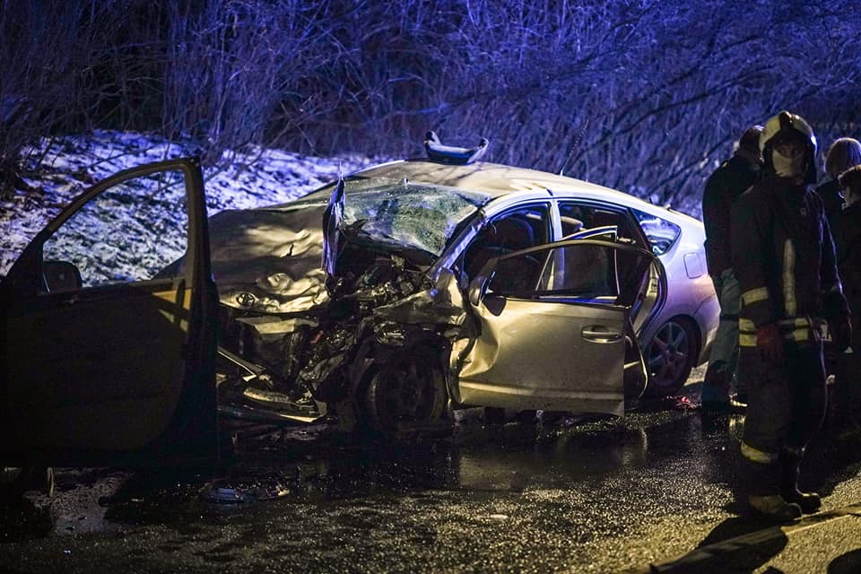 Per avarija Vilniuje smarkiai sumaitotas „Toyota markes automobilis 4