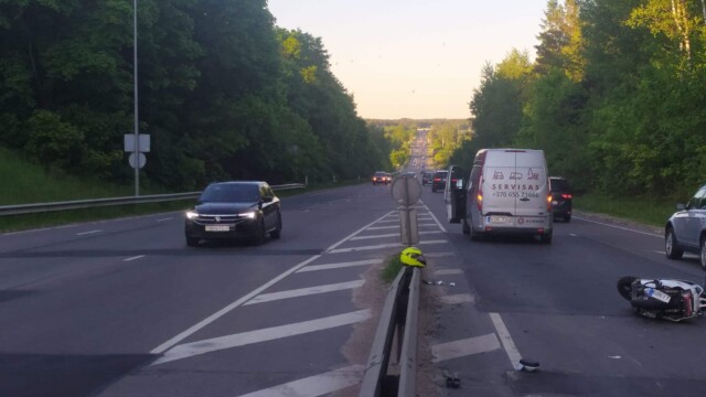 Į avariją pakliuvęs iš Trakų į Vilnių važiavęs motorolerio vairuotojas ieško įvykio liudininkų
