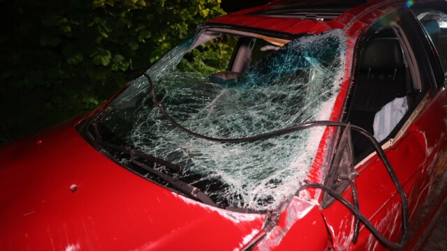 Tragiška avarija Vilniuje žuvo iš apsivertusio automobilio iškritęs jaunas vairuotojas