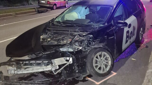 Avarija Vilniuje: girtas „Volvo“ vairuotojas susidūrė su „Toyota“, sužeista keleivė ir vairuotojas
