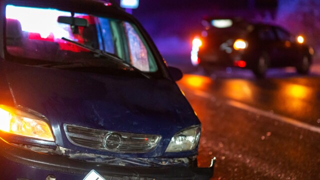 Neblaivus „Opel“ vairuotojas rėžėsi į moters važiavusios su vaiku automobilį