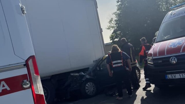 Avarija Minsko plente „VW“ atsitrenkė į vilkiką, žuvo žmogus