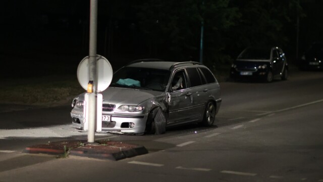 Avarija Vilniuje girtas BMW vairuotojas Pašilaičių gatvėje sukėlęs avariją bandė sprukti