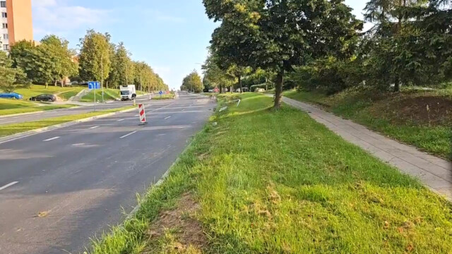 Avarija Vilniuje: Kalvarijų gatvėje prieš eismą važiavęs neblaivus „Subaru“ vairuotojas išvartė stulpus